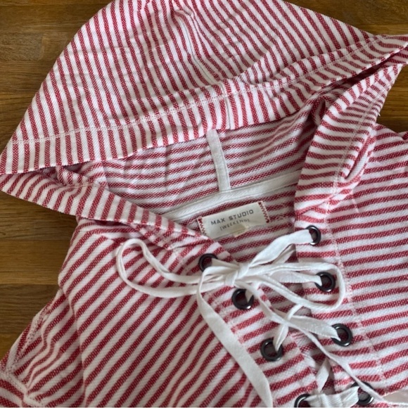 Max Studio Weekend Red White Striped Hoodie Sweater Size Medium - Picture 5 of 8